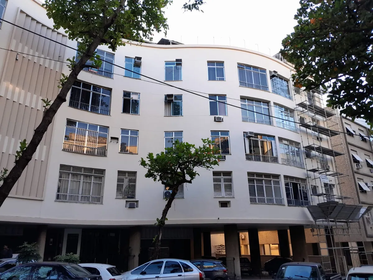 Condomínio com fachada recuperada e pintura concluída